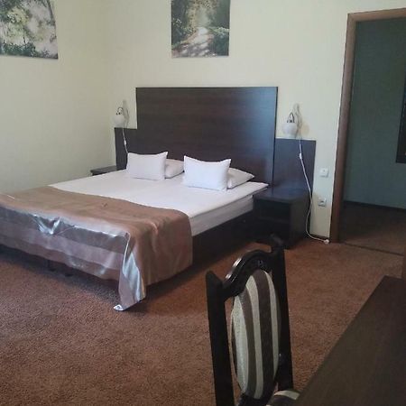 12 Months Mini Hotel 오데사 외부 사진