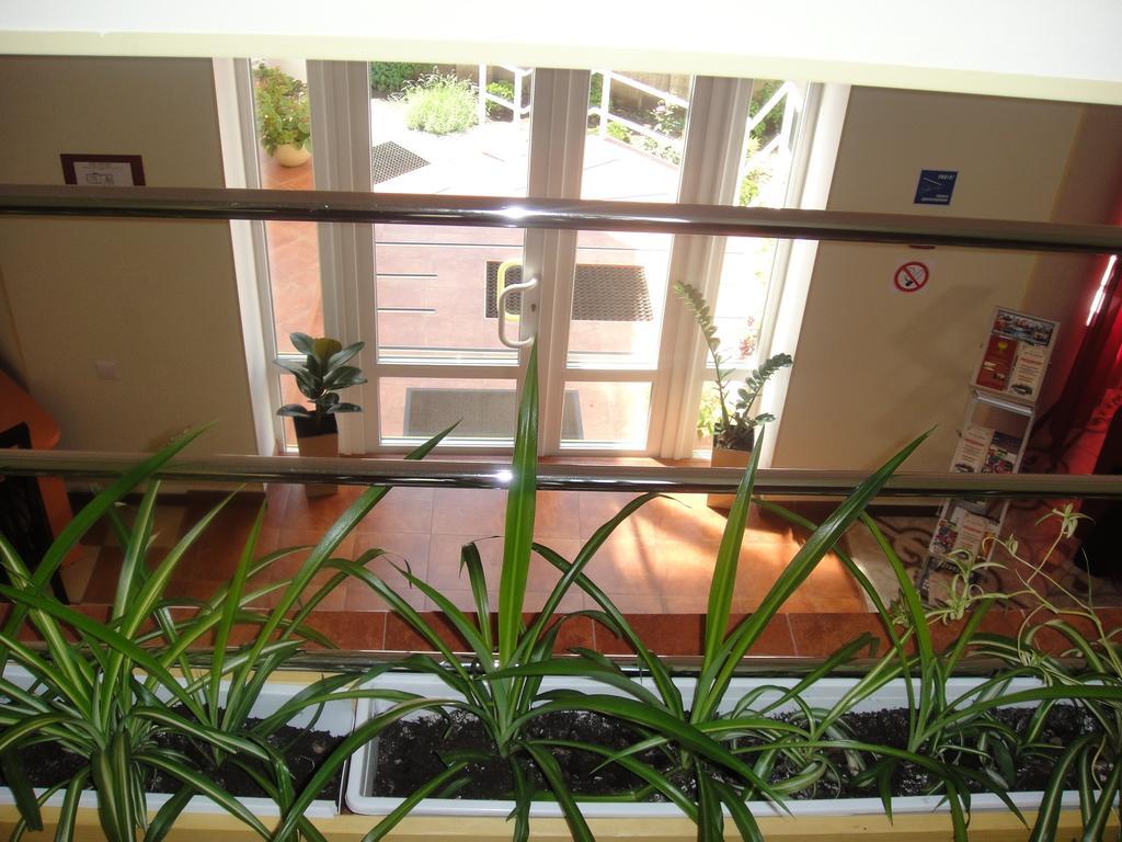 12 Months Mini Hotel 오데사 외부 사진