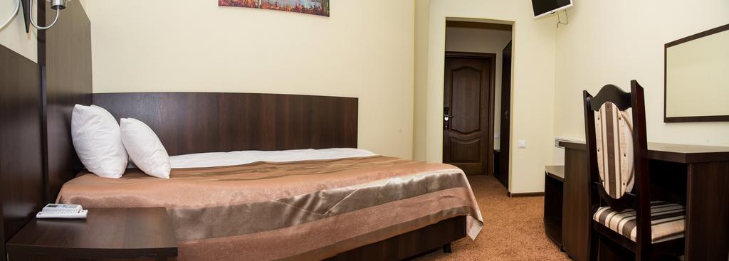 12 Months Mini Hotel 오데사 객실 사진