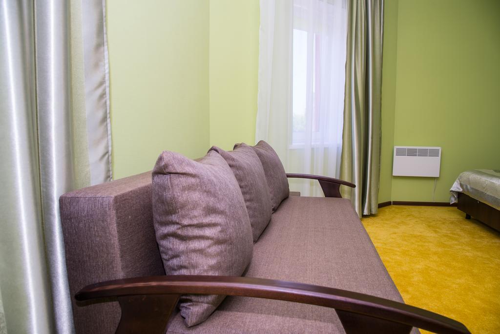 12 Months Mini Hotel 오데사 객실 사진