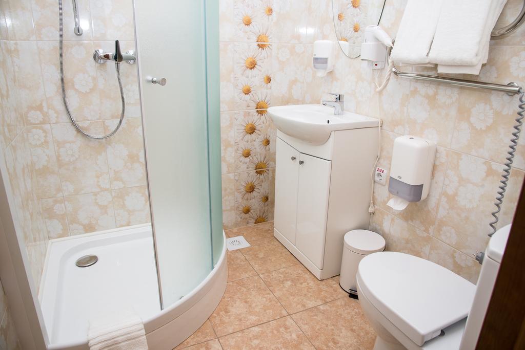 12 Months Mini Hotel 오데사 객실 사진
